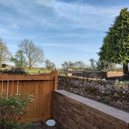 Cosy Boutique Village Retreat *